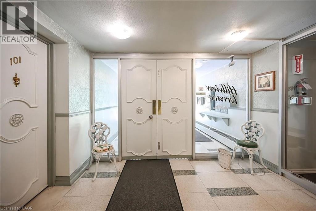 107 St Joseph's Drive Unit# 405, Hamilton, Ontario  L8N 2G1 - Photo 2 - 40832868
