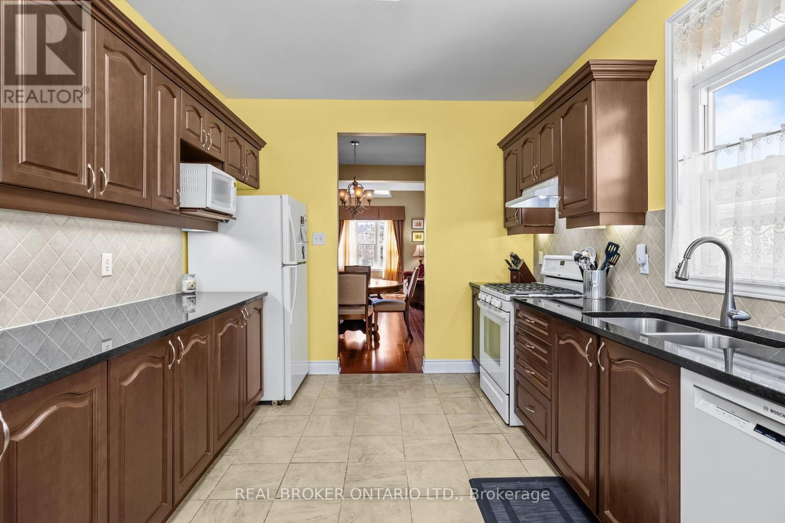 204 Hillpark High Street, Ottawa, Ontario  K1W 0B5 - Photo 11 - X13725198