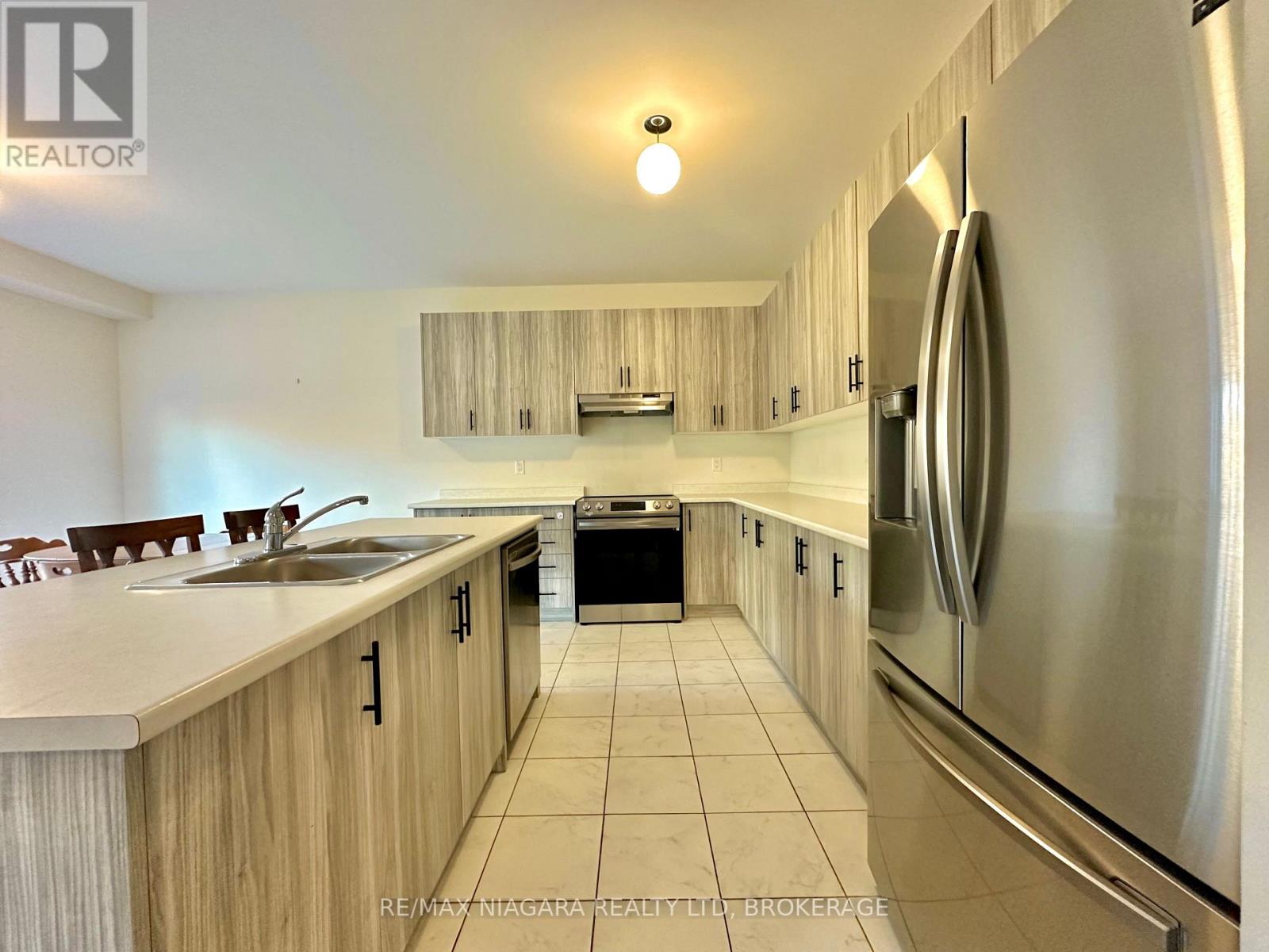 132 Cottonwood Crescent, Welland, Ontario  L3B 6C5 - Photo 6 - X13725220