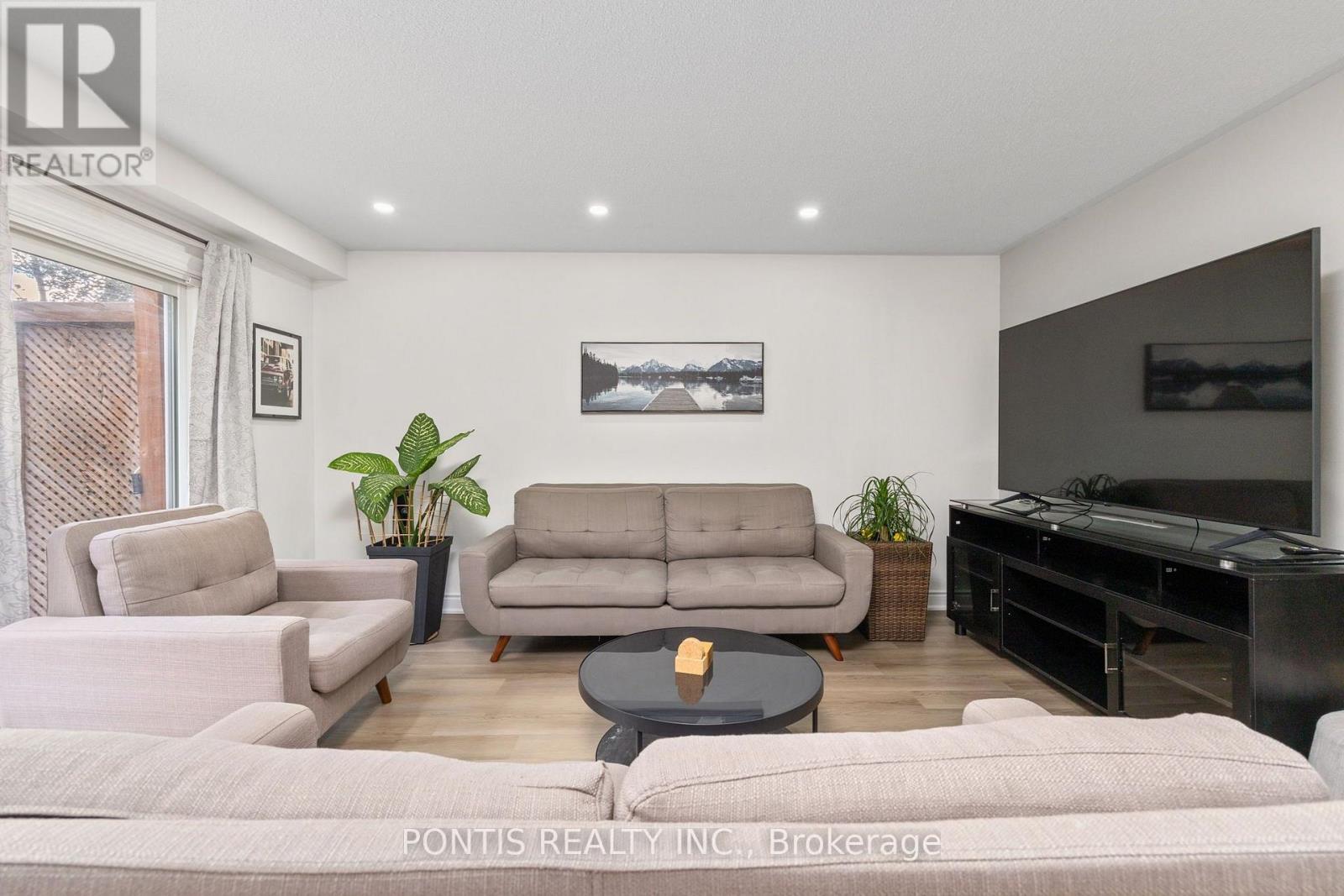 756 Cobblers Court, Pickering, Ontario  L1V 2Z3 - Photo 8 - E13725204