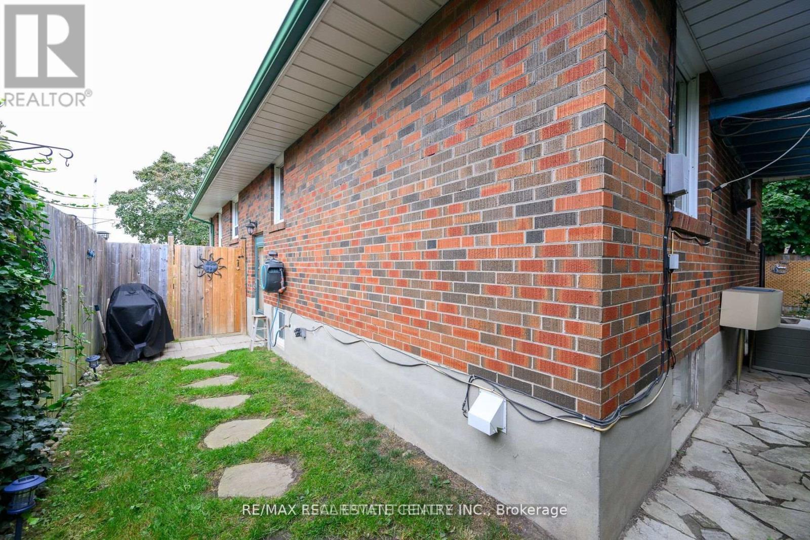 79 Chandler Drive, Toronto, Ontario  M1G 1Z1 - Photo 3 - E13725252