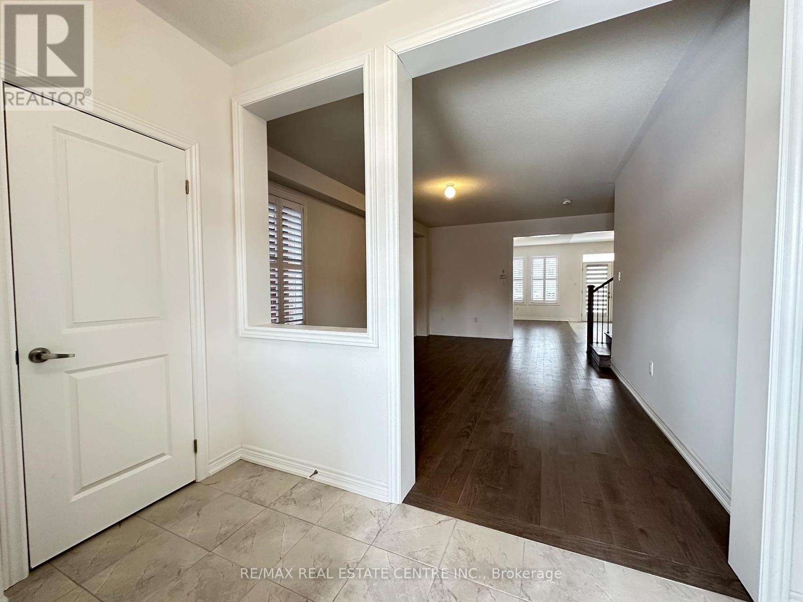 70 Wakefield Boulevard, Essa, Ontario  L3W 0L9 - Photo 3 - N13725232