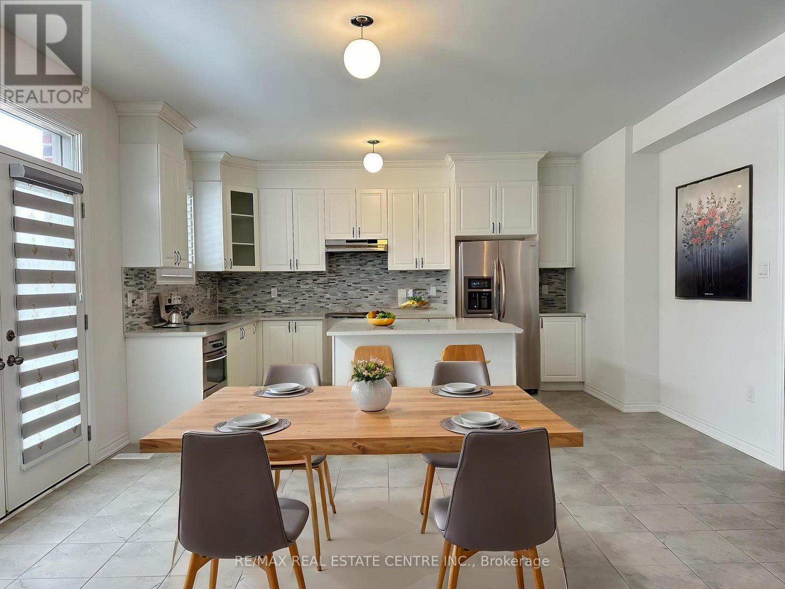 70 Wakefield Boulevard, Essa, Ontario  L3W 0L9 - Photo 8 - N13725232