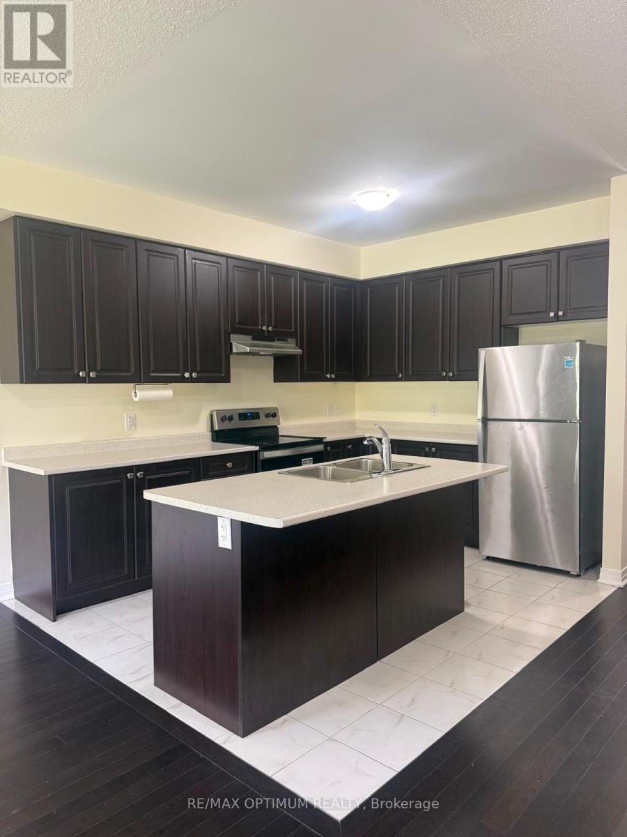 24 Brixham Lane, Brampton, Ontario  L7A 5K2 - Photo 5 - W13725202