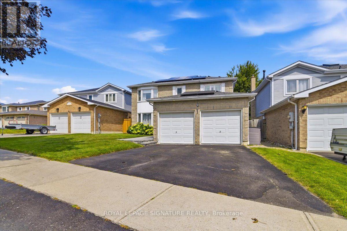 50 Lumsden Crescent, Whitby, Ontario  L1R 1G5 - Photo 4 - E13701106