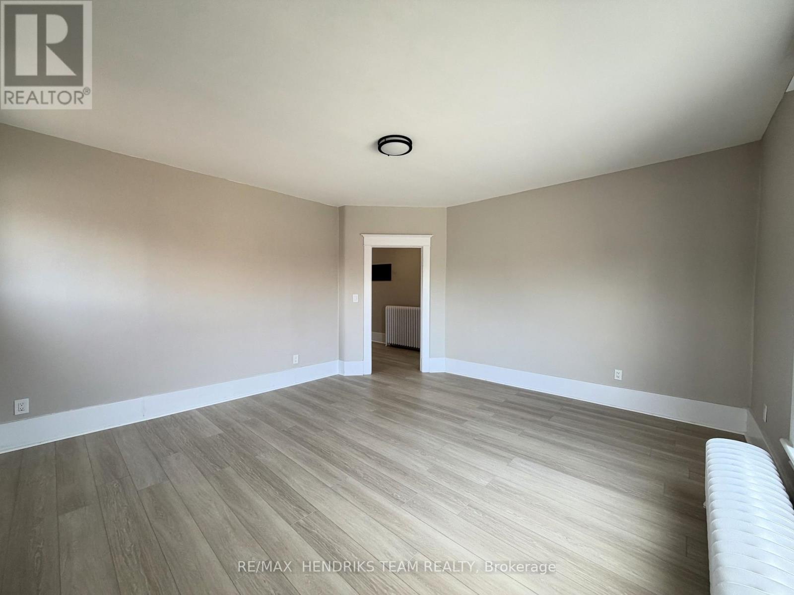 #1 - 3 Main Street W, Grimsby, Ontario  L3M 1M7 - Photo 2 - X13721398