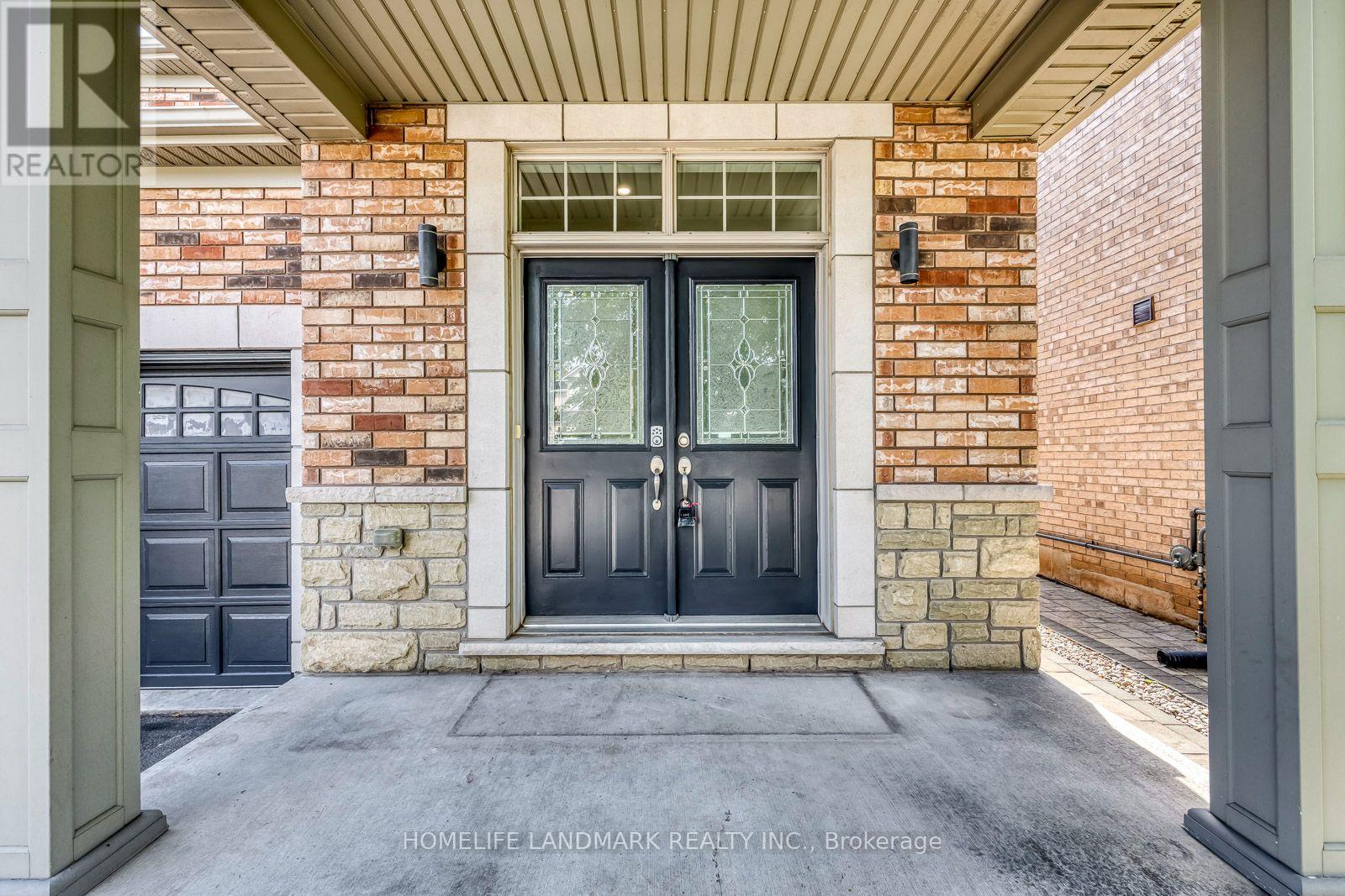 2462 Pine Glen Road, Oakville, Ontario  L6M 0R7 - Photo 3 - W13709038
