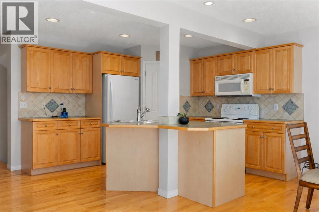 85 Royal Oak Crescent NW, Calgary, Alberta  T3G 4Y6 - Photo 3 - A2339388