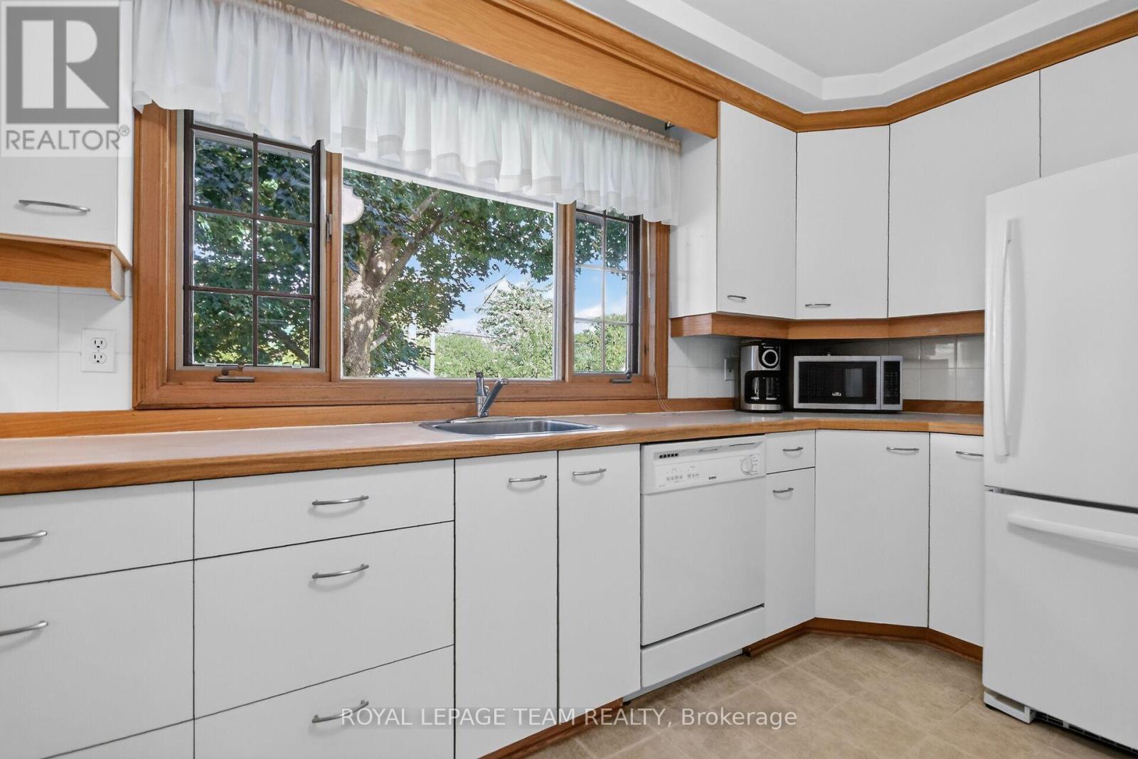 957 Winnington Avenue, Ottawa, Ontario  K2B 5C6 - Photo 12 - X13725288