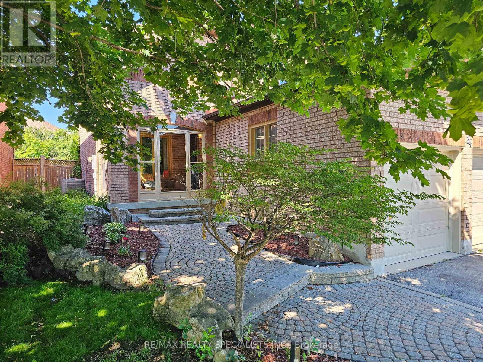 34 Killaloe Crescent, Halton Hills, Ontario  L7G 5N2 - Photo 5 - W13719866