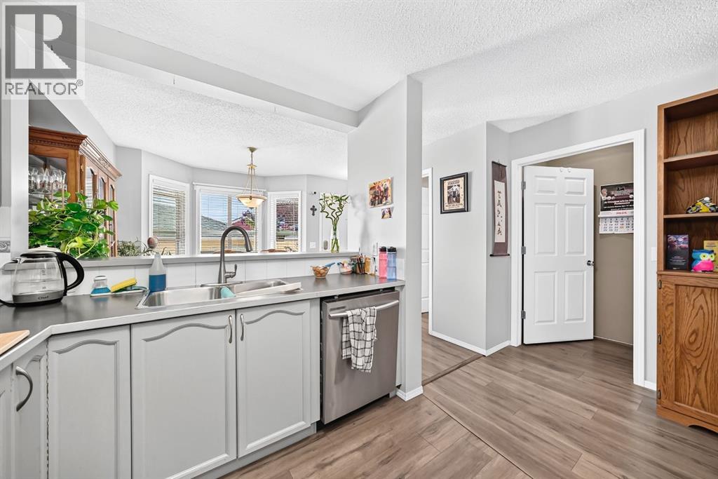 38 Country Village Landing NE, Calgary, Alberta  T3K 5K1 - Photo 8 - A2341083