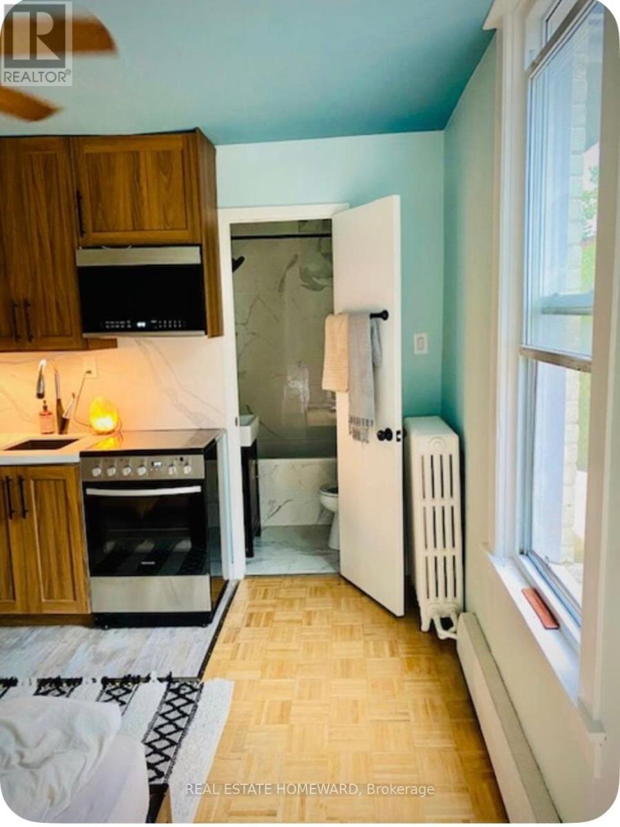 B2 - 426 Markham Street, Toronto, Ontario  M6G 2L2 - Photo 15 - C13725276