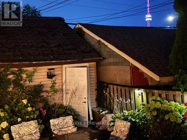 1 - 175 Euclid Avenue, Toronto, Ontario  M6J 2J8 - Photo 14 - C13725278