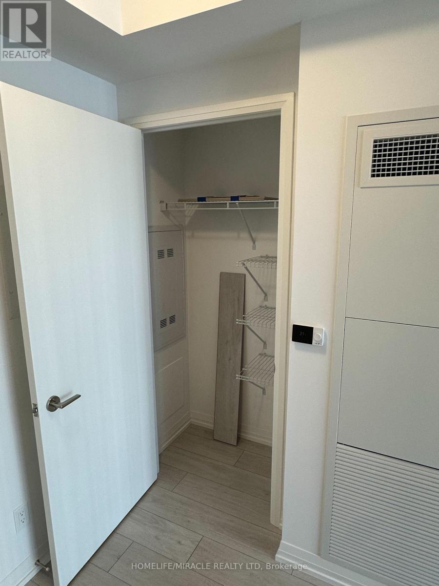 2302 - 400 King Street, Toronto, Ontario  M5V 1K2 - Photo 13 - C13725300