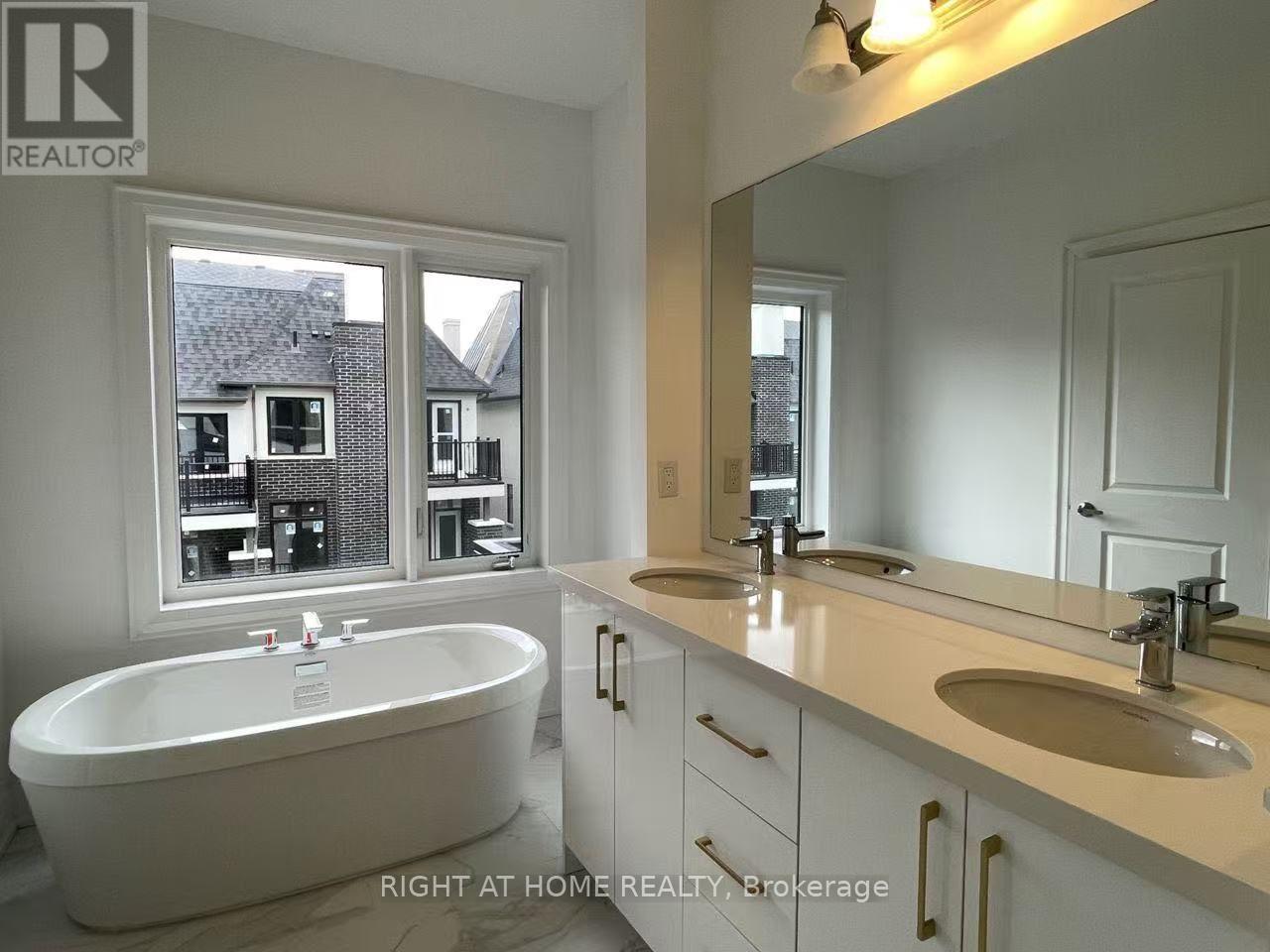 30 Chiara Rose Lane, Richmond Hill, Ontario  L4E 1L4 - Photo 2 - N13725302