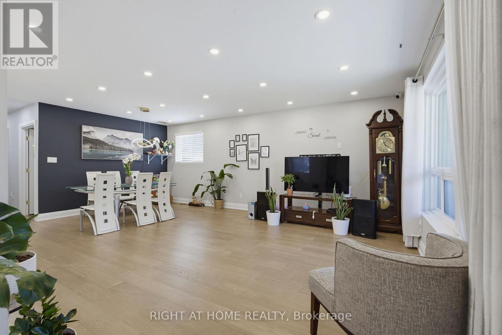 363 Sentinel Road, Toronto, Ontario  M3J 1V1 - Photo 5 - W13724942