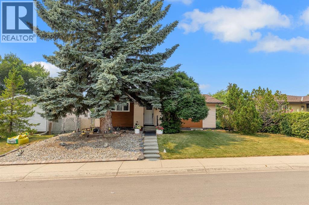 8031 Huntwick Hill NE, Calgary, Alberta  T2K 4G9 - Photo 1 - A2333425
