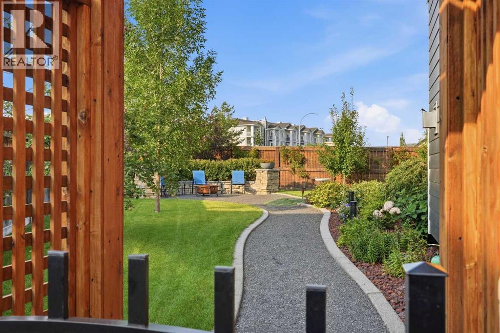 46 Cranarch View, Calgary, Alberta  T3M 0V9 - Photo 6 - A2341063