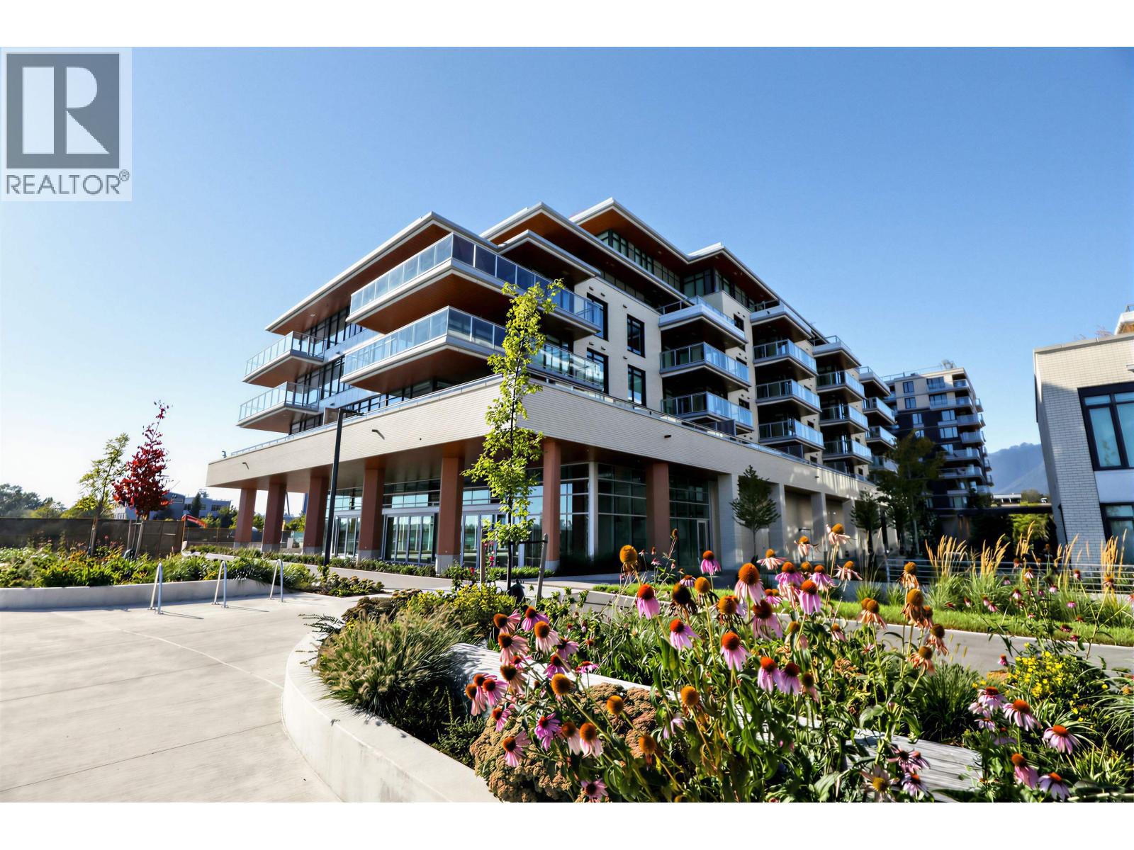 308 785 Harbour Way, North Vancouver, British Columbia  V7P 0G3 - Photo 2 - R3158027