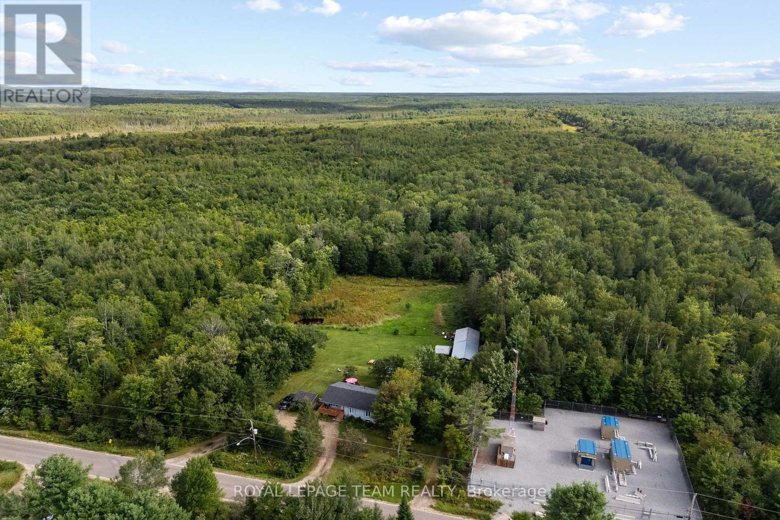 484 WYLIE ROAD, Laurentian Hills, Ontario