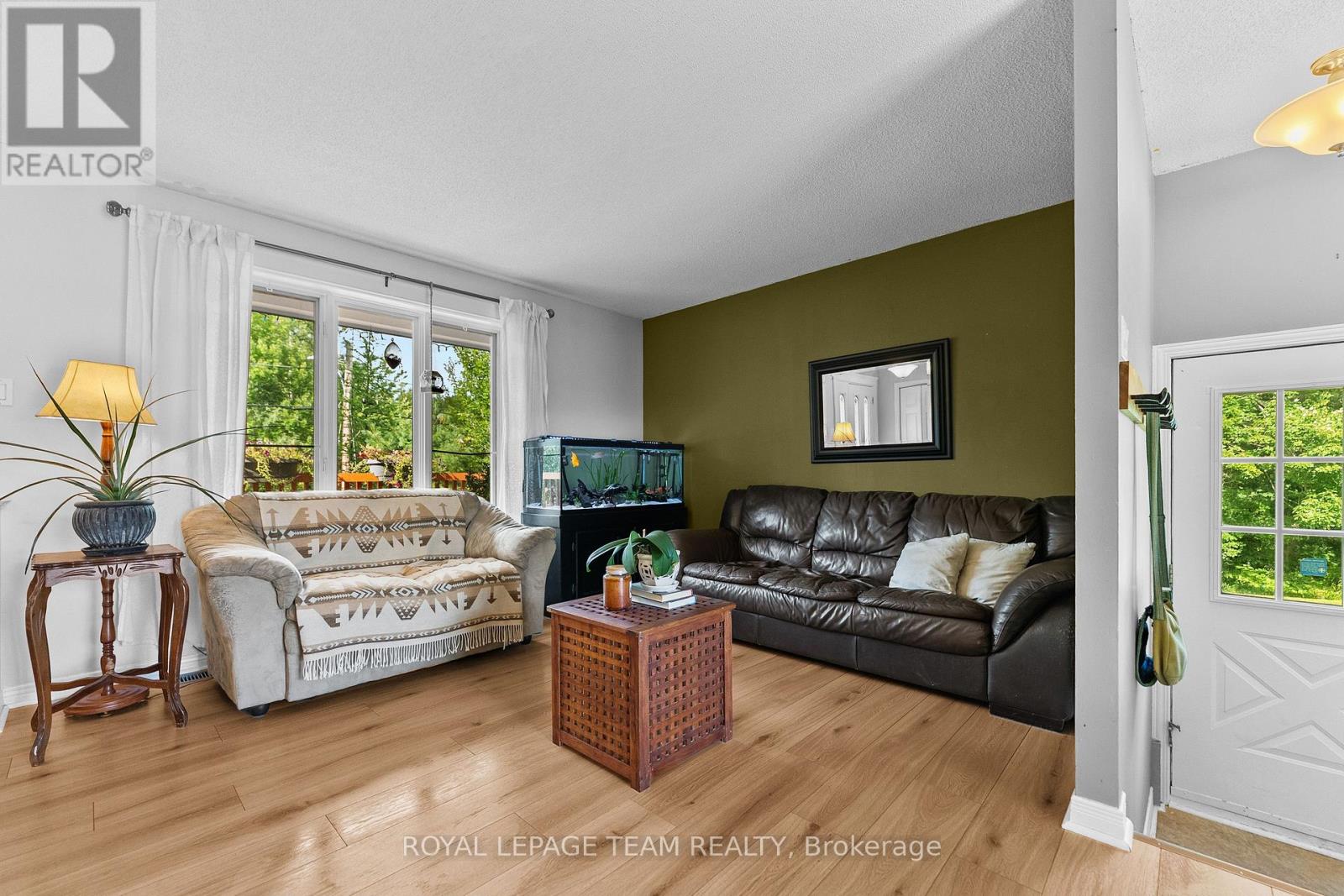 484 Wylie Road, Laurentian Hills, Ontario  K0J 1P0 - Photo 11 - X13725328