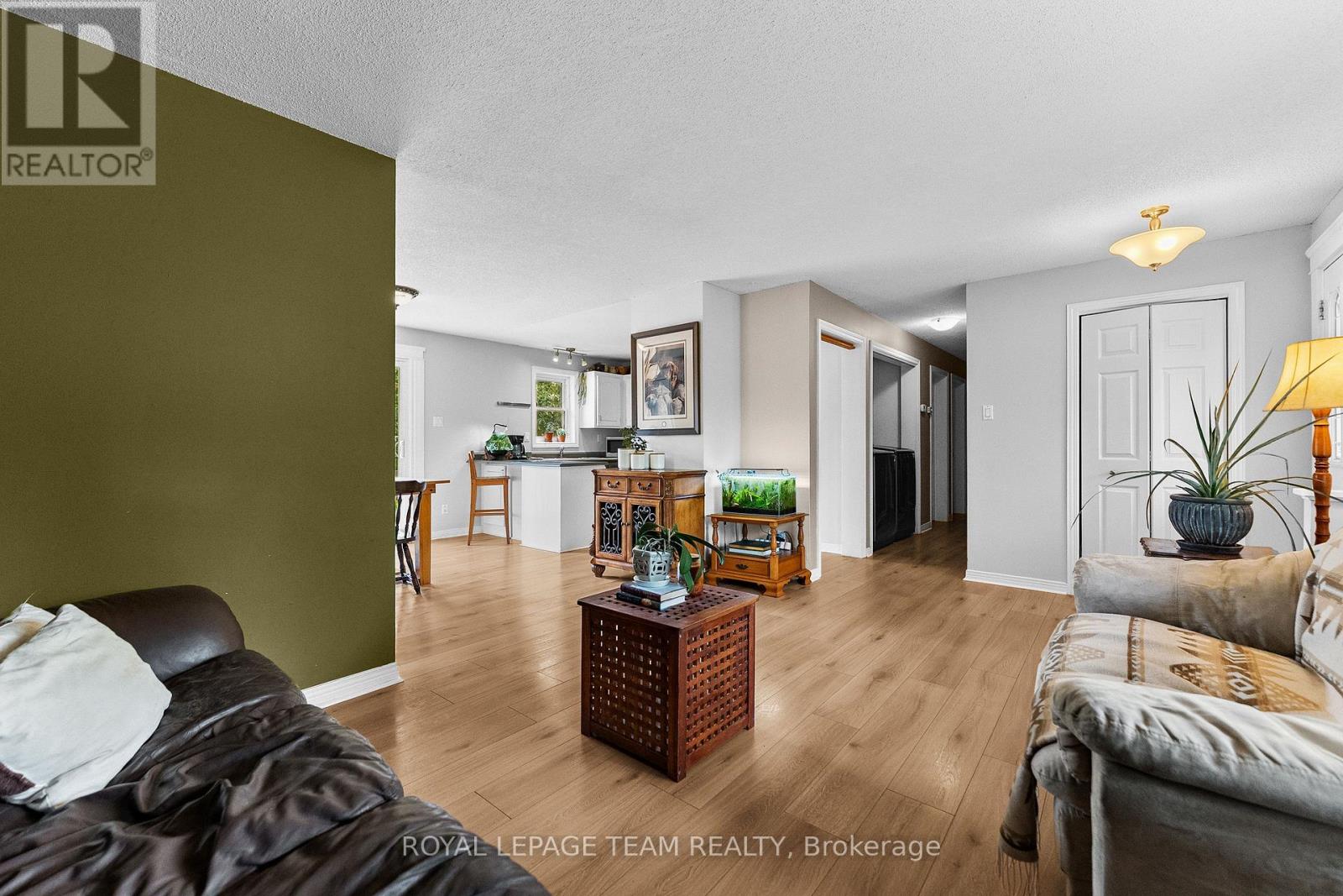 484 Wylie Road, Laurentian Hills, Ontario  K0J 1P0 - Photo 12 - X13725328