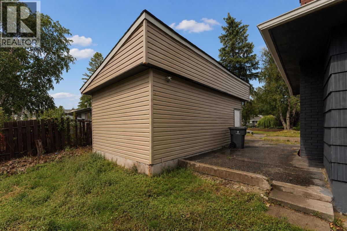 2025 Pine Street, Prince George, British Columbia  V2L 2C8 - Photo 9 - R3159827