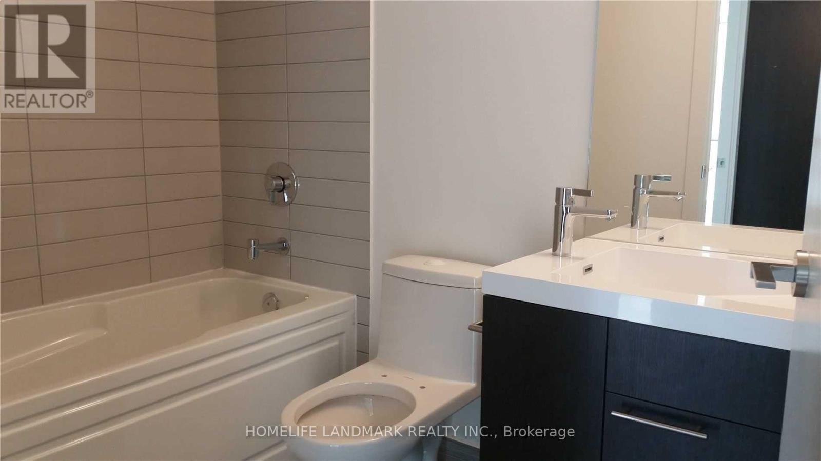 1105 - 30 Nelson Street, Toronto, Ontario M5V 0H5 - Photo 2 - C13725358