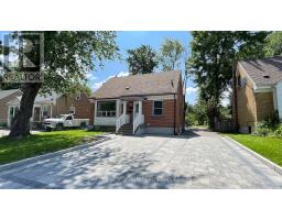 100 PUGSLEY AVENUE, Richmond Hill, Ontario