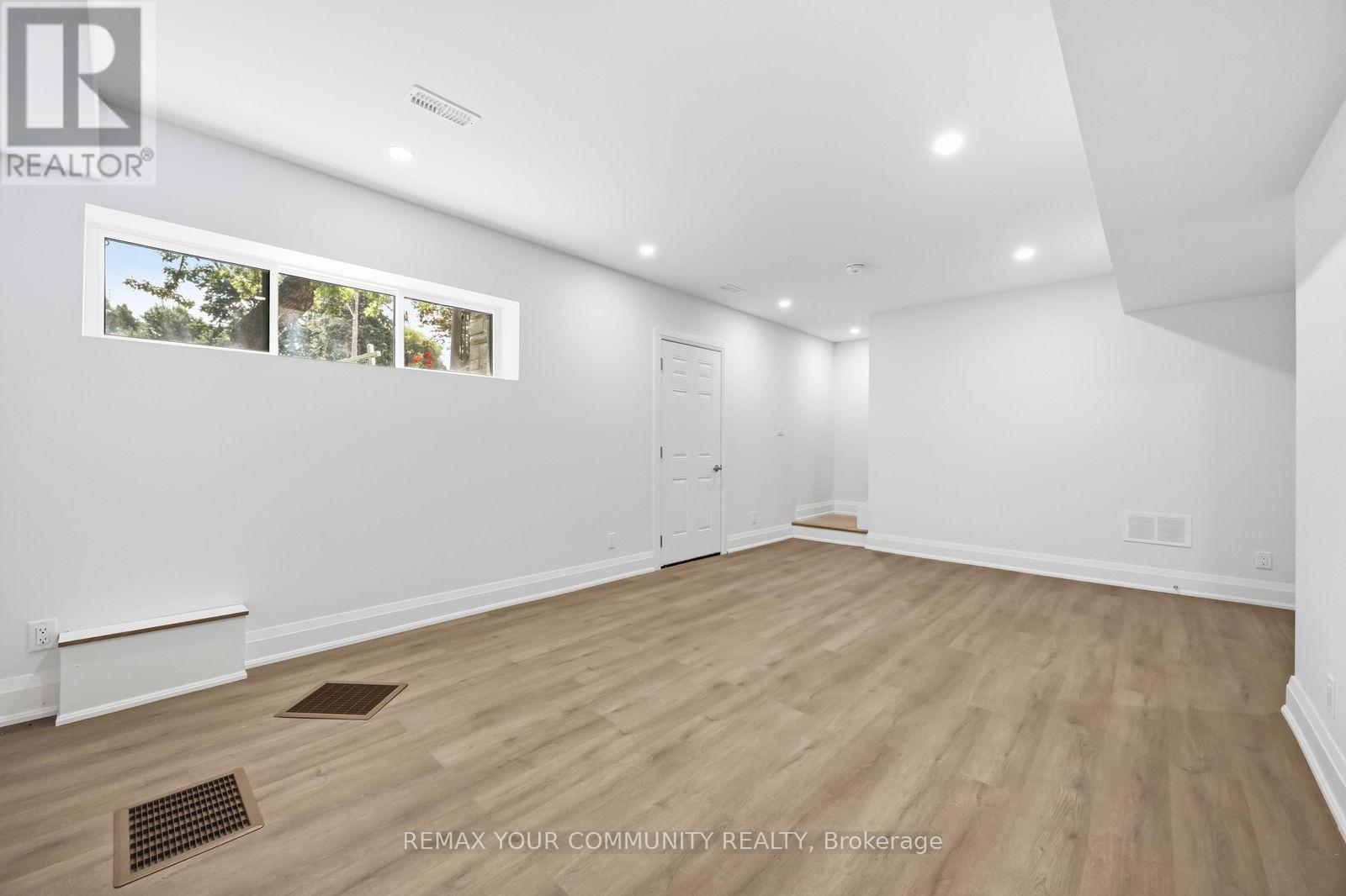 20 Castille Avenue, Toronto, Ontario  M1R 2C1 - Photo 38 - E13704652