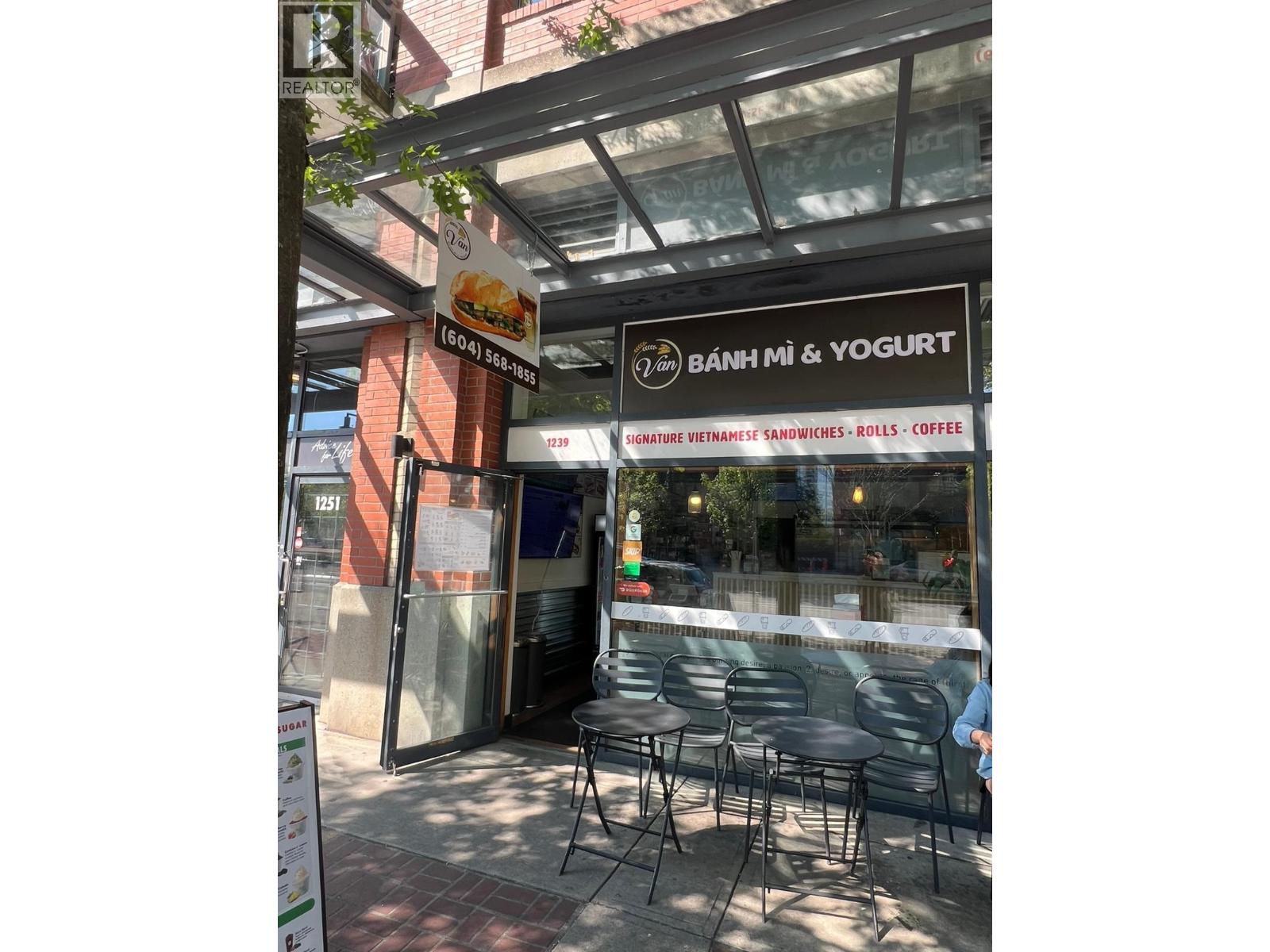 1239 PACIFIC BOULEVARD, Vancouver, British Columbia