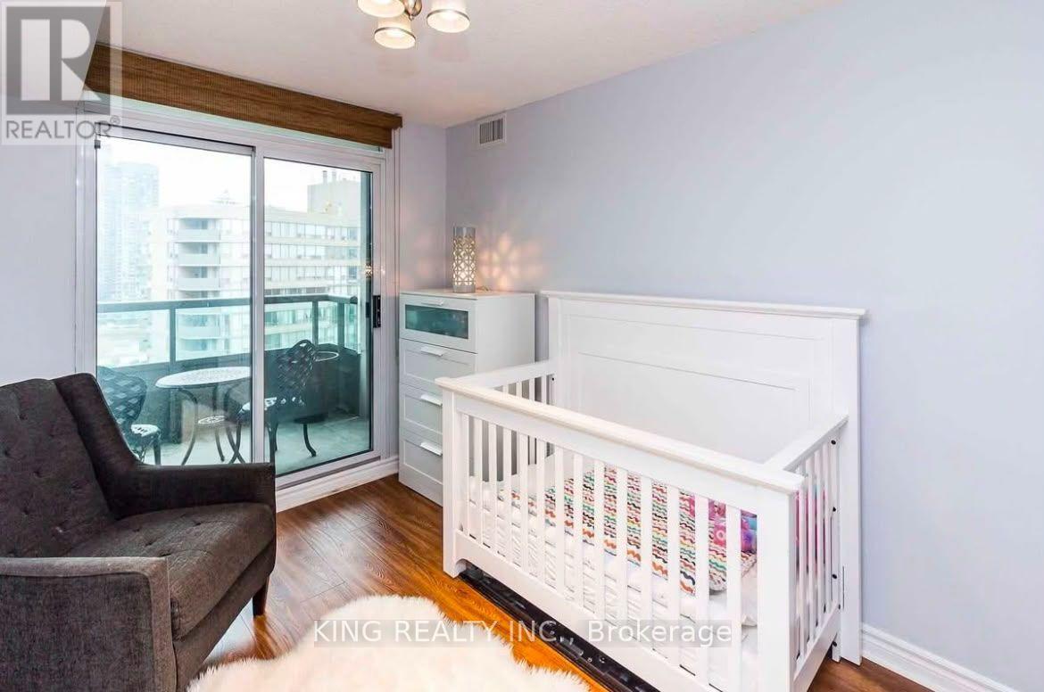 1908 - 335 Rathburn Road W, Mississauga, Ontario  L5B 0C8 - Photo 10 - W13725370
