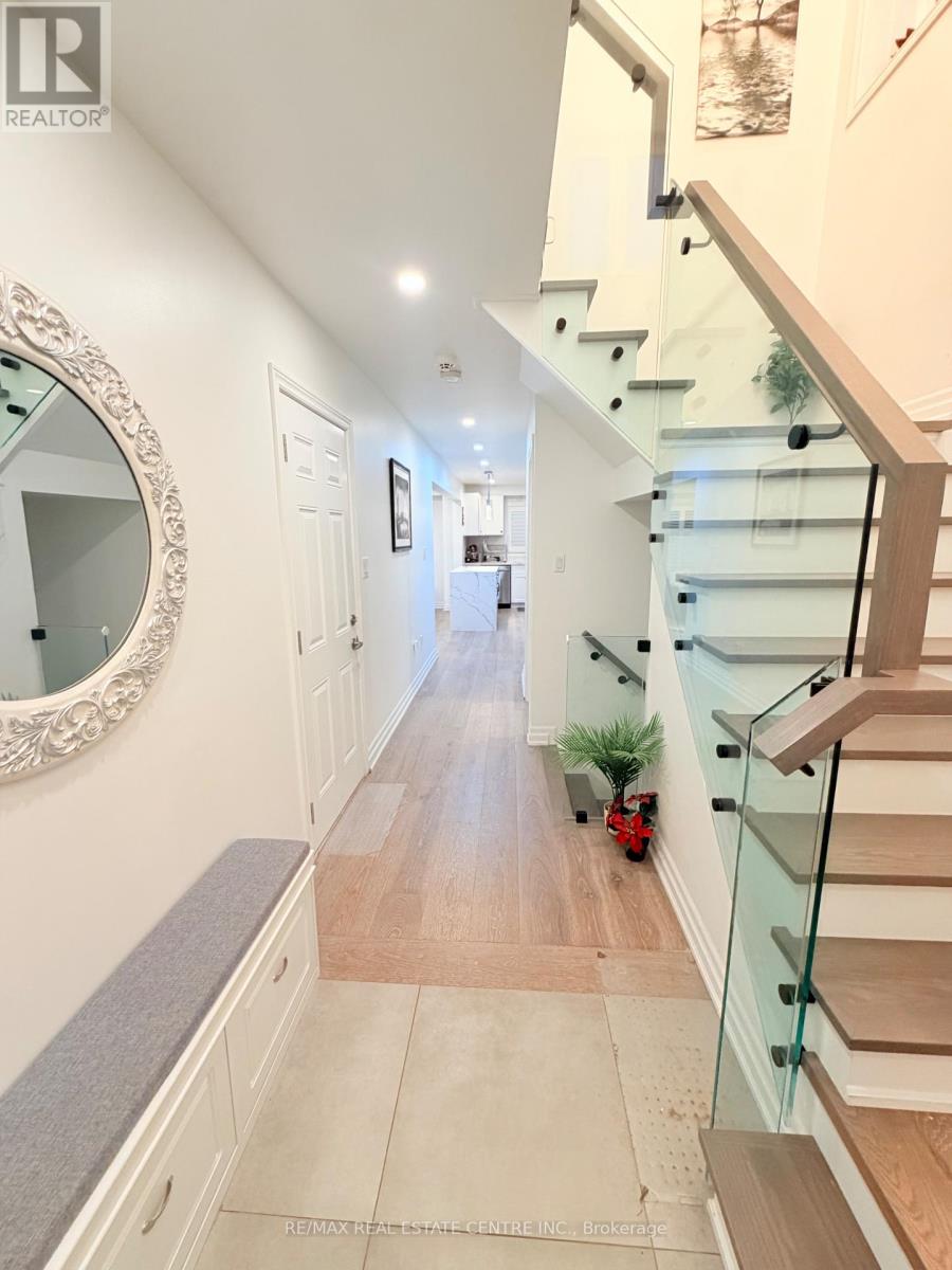 4679 Thomas Alton Boulevard, Burlington, Ontario  L7M 0J7 - Photo 3 - W13725388