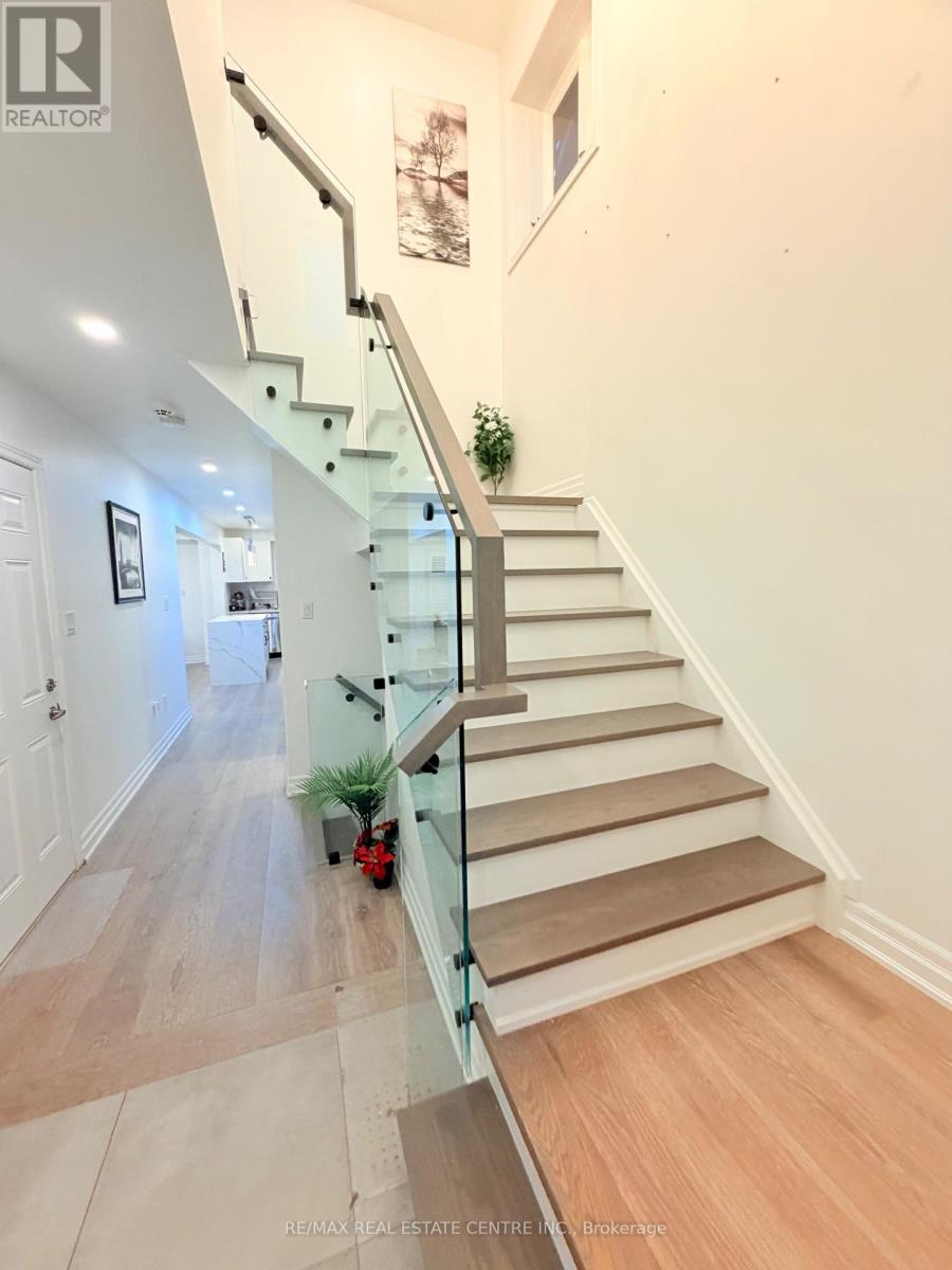 4679 Thomas Alton Boulevard, Burlington, Ontario  L7M 0J7 - Photo 4 - W13725388