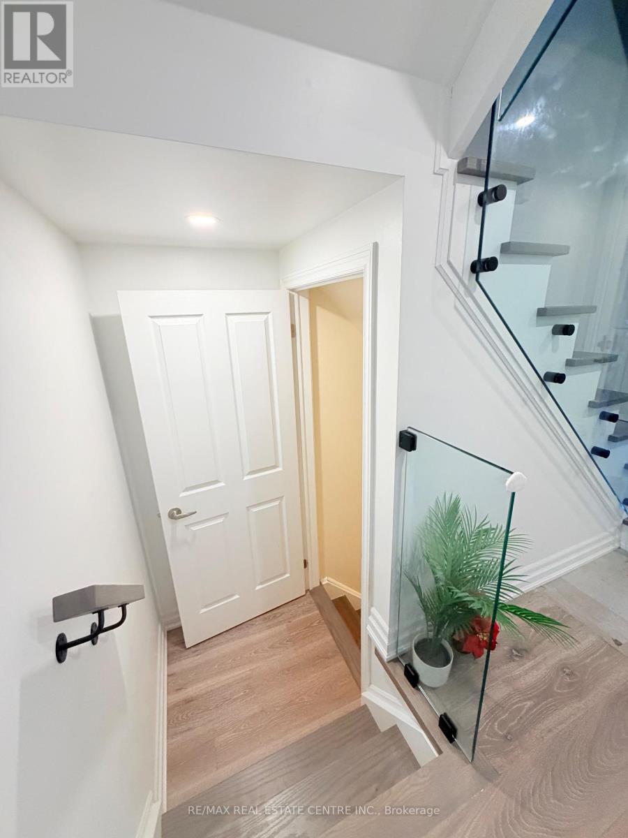 4679 Thomas Alton Boulevard, Burlington, Ontario  L7M 0J7 - Photo 5 - W13725388