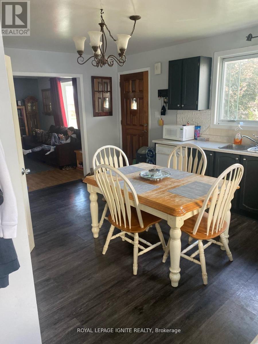 812 Chelsea Crescent, Cornwall, Ontario  K6H 6Y4 - Photo 2 - X13725376