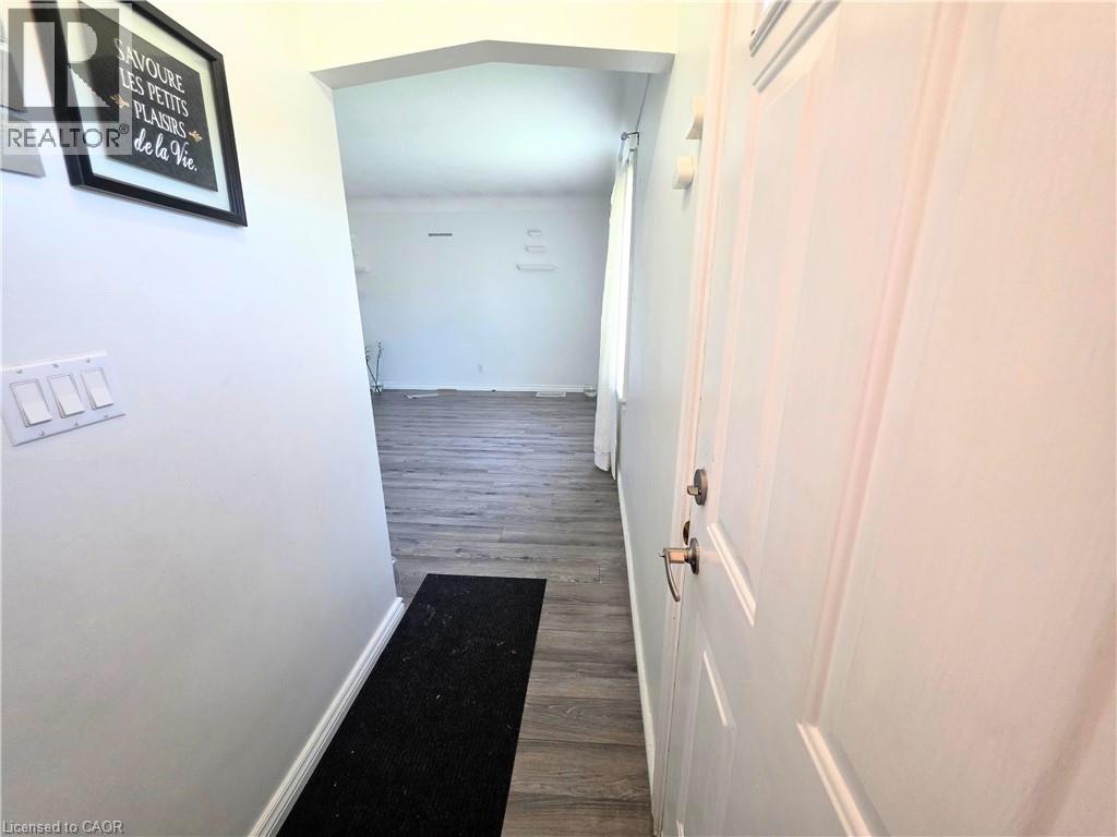 353 East 21st Street, Hamilton, Ontario  L8V 2V1 - Photo 4 - 40852791