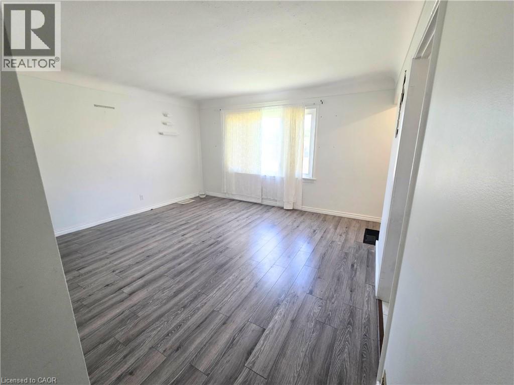 353 East 21st Street, Hamilton, Ontario  L8V 2V1 - Photo 5 - 40852791