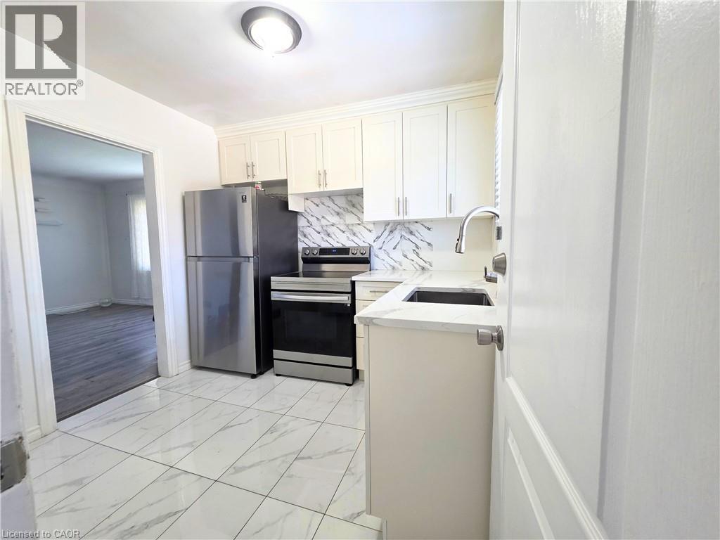 353 East 21st Street, Hamilton, Ontario  L8V 2V1 - Photo 19 - 40852791