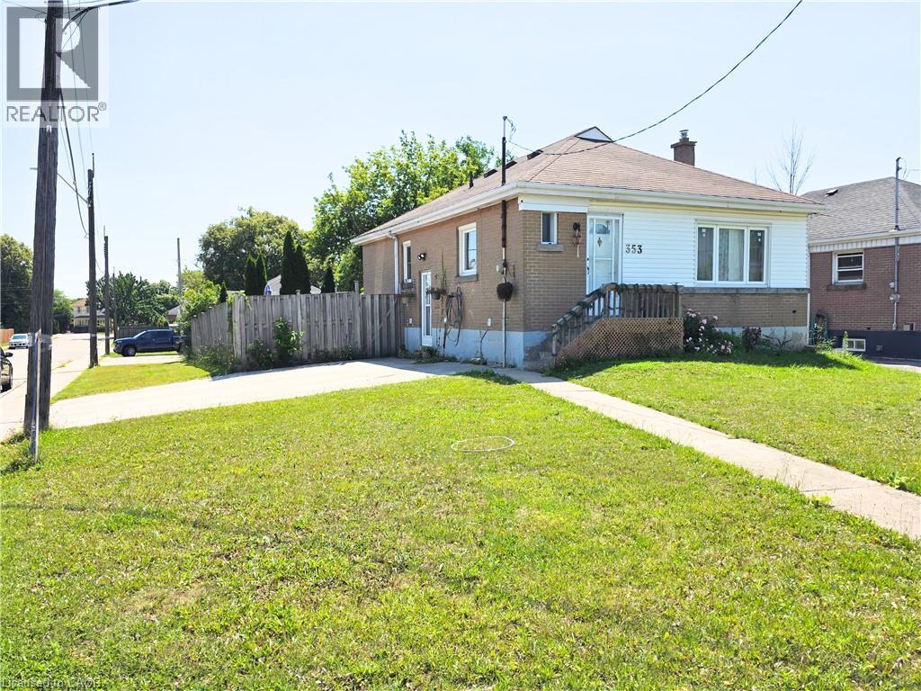 353 East 21st Street, Hamilton, Ontario  L8V 2V1 - Photo 3 - 40852791