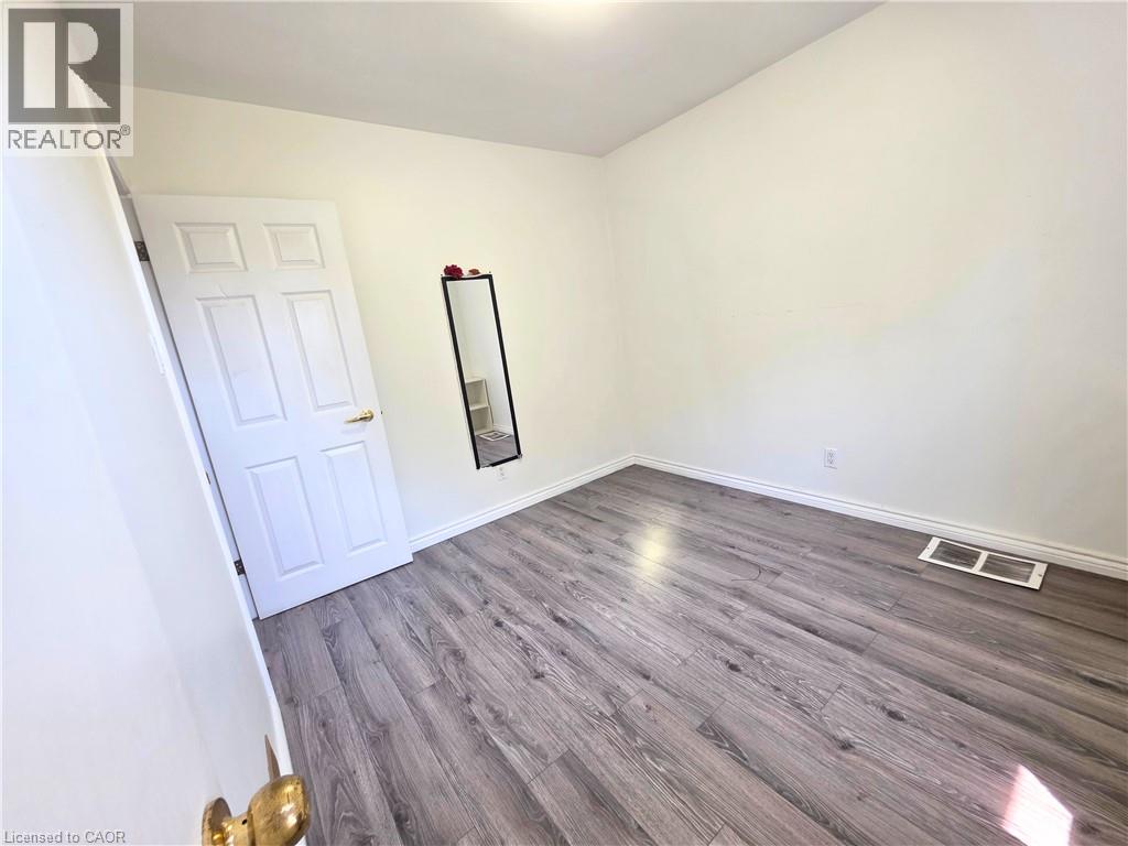 353 East 21st Street, Hamilton, Ontario  L8V 2V1 - Photo 15 - 40852791