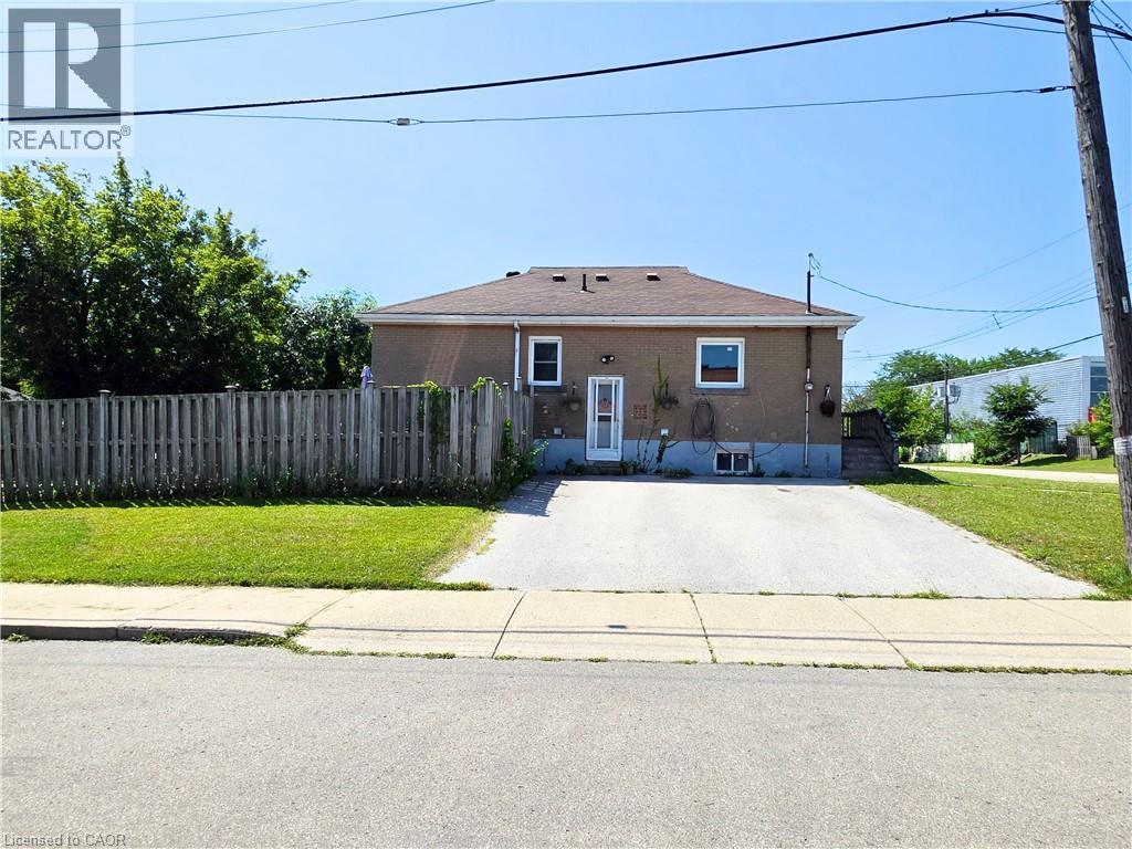 353 East 21st Street, Hamilton, Ontario  L8V 2V1 - Photo 2 - 40852791