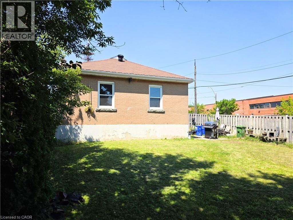 353 East 21st Street, Hamilton, Ontario  L8V 2V1 - Photo 22 - 40852791