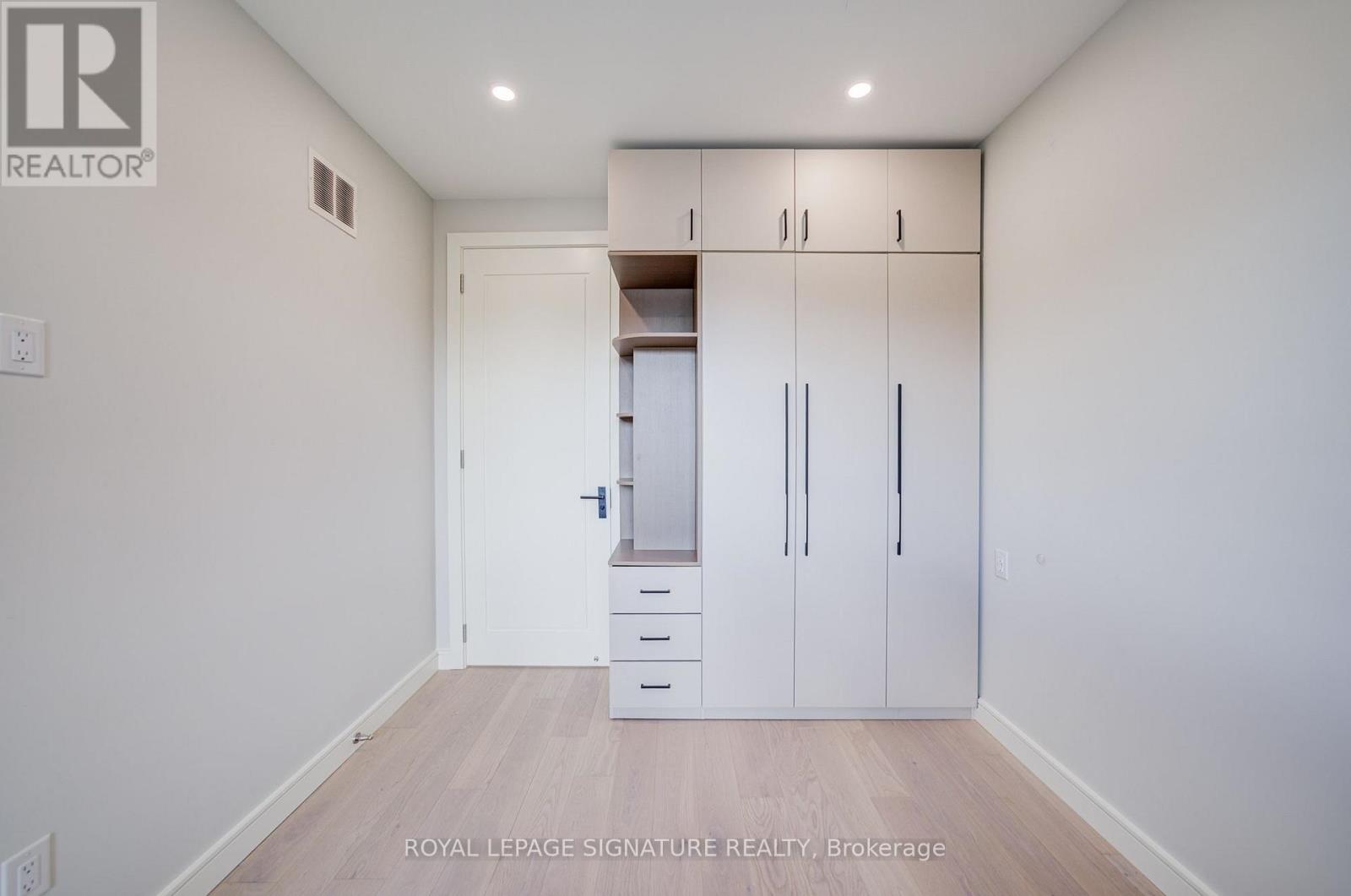 876 Atwater Avenue, Mississauga, Ontario  L5E 1M1 - Photo 25 - W13721186