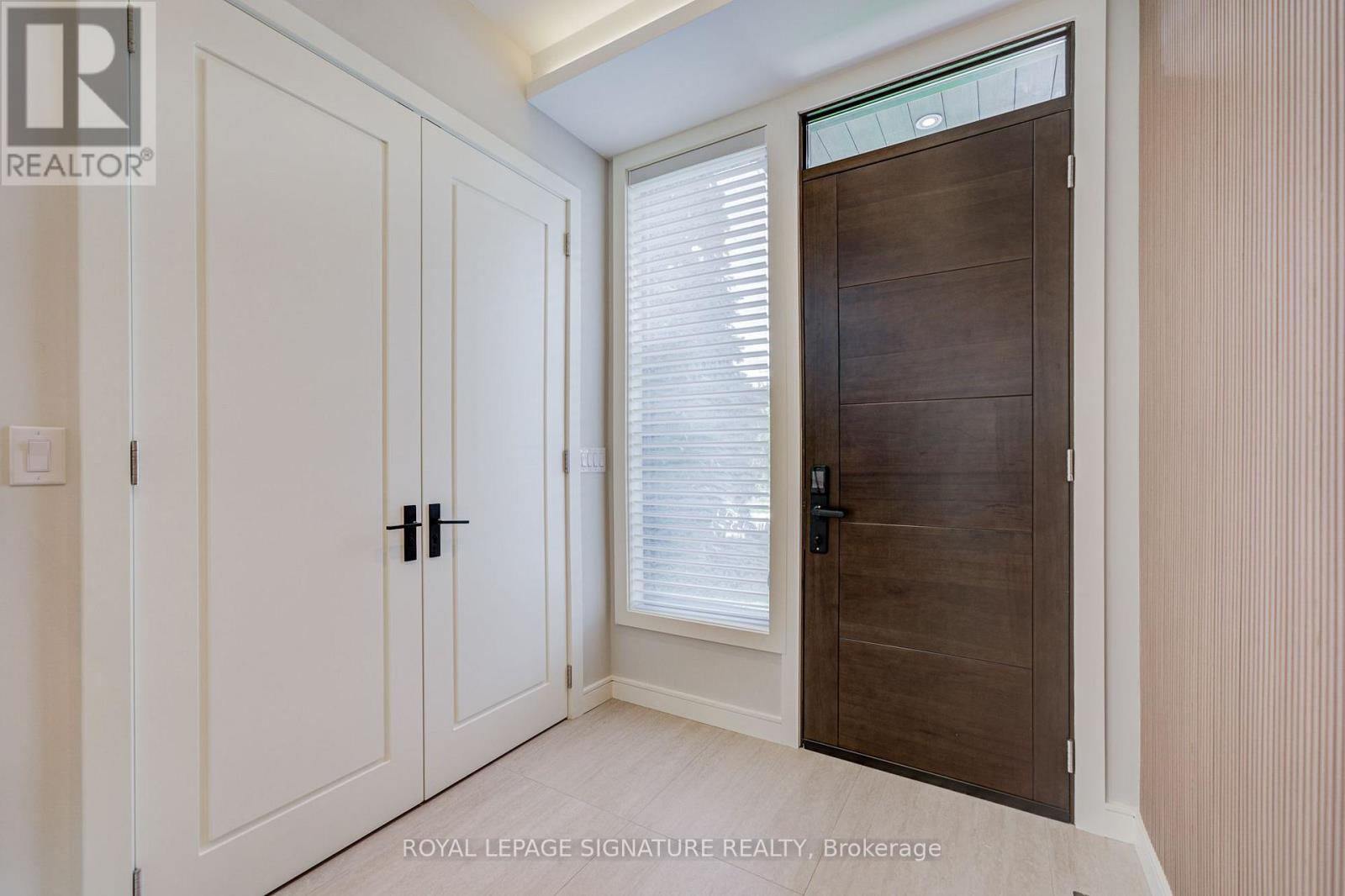 878 Atwater Avenue, Mississauga, Ontario  L5E 1M1 - Photo 5 - W13724496