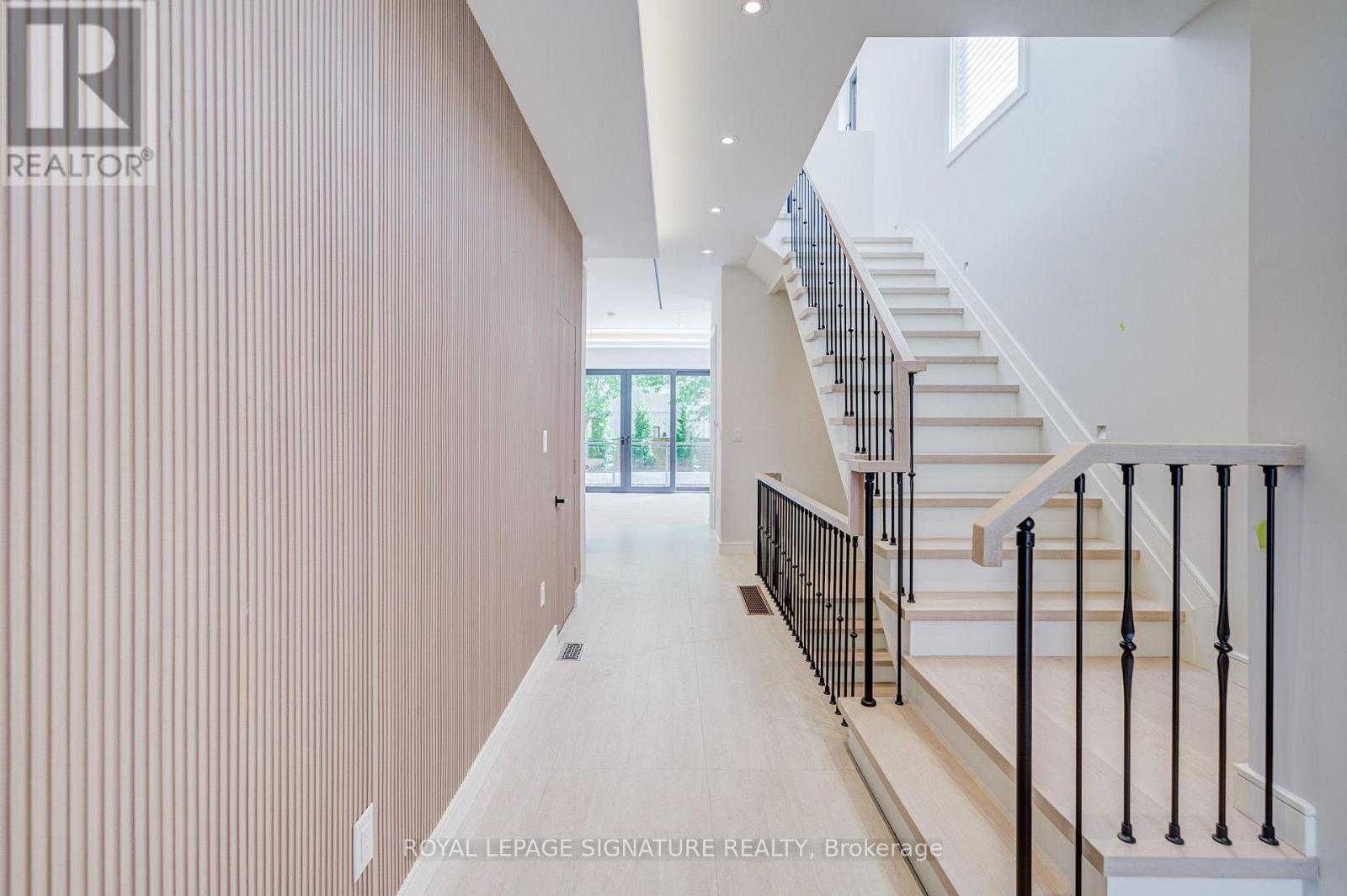 878 Atwater Avenue, Mississauga, Ontario  L5E 1M1 - Photo 6 - W13724496