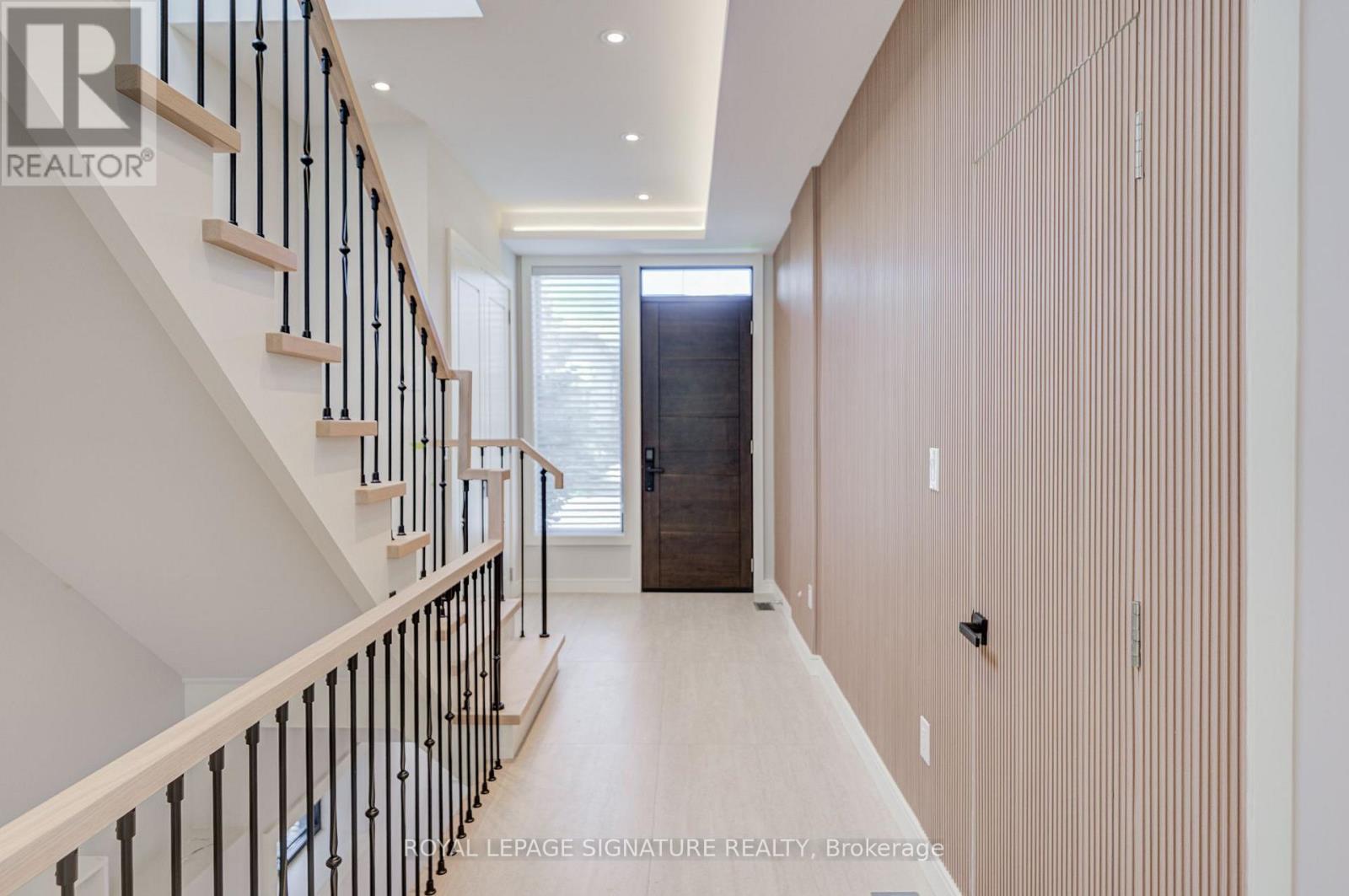 878 Atwater Avenue, Mississauga, Ontario  L5E 1M1 - Photo 4 - W13724496