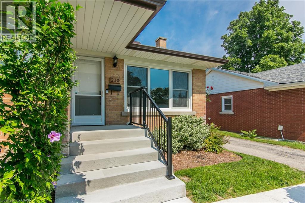 210 Dawson Street, Waterloo, Ontario  N2L 1S4 - Photo 5 - 40847465
