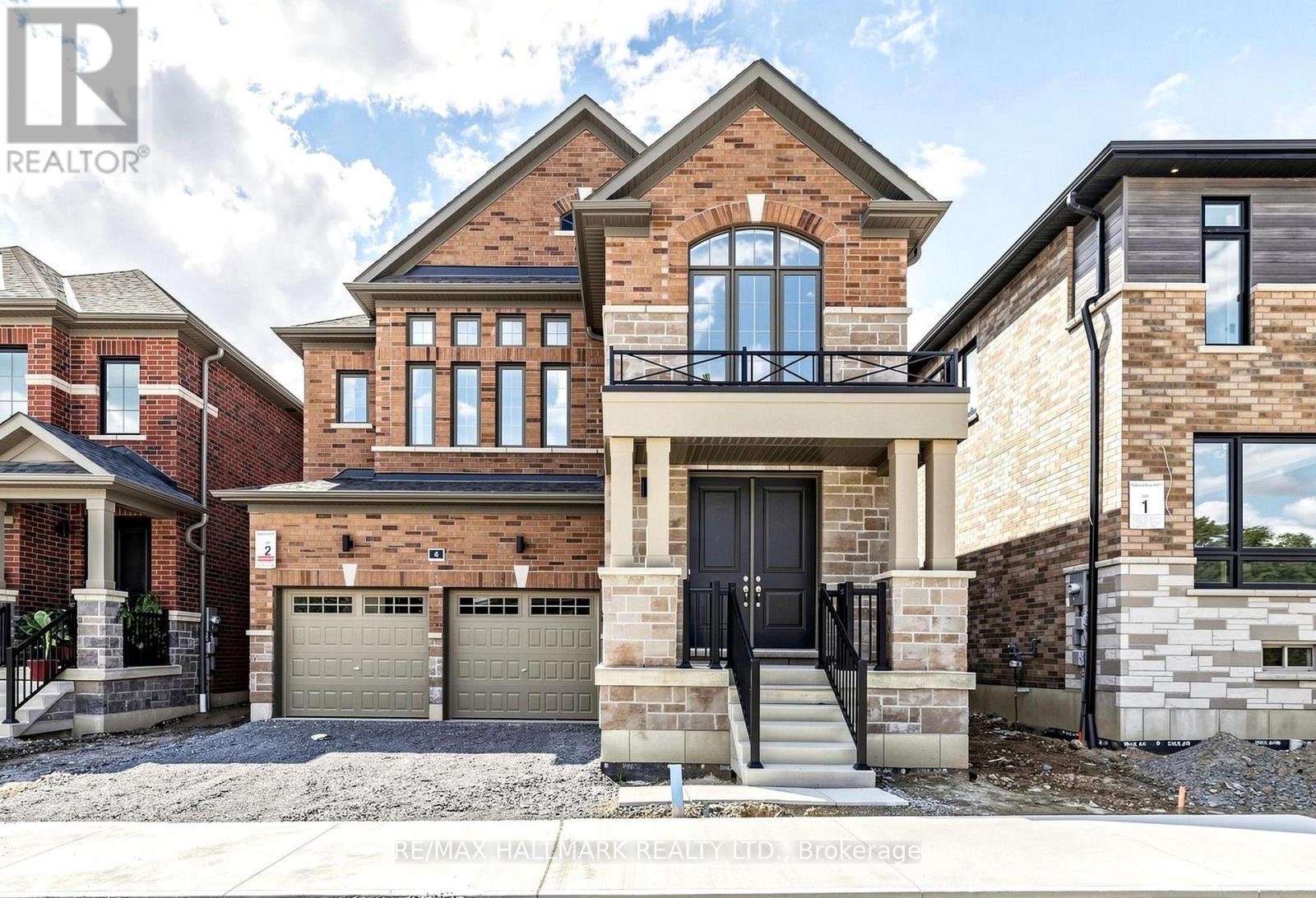 4 SUN VALLEY STREET, Whitby, Ontario
