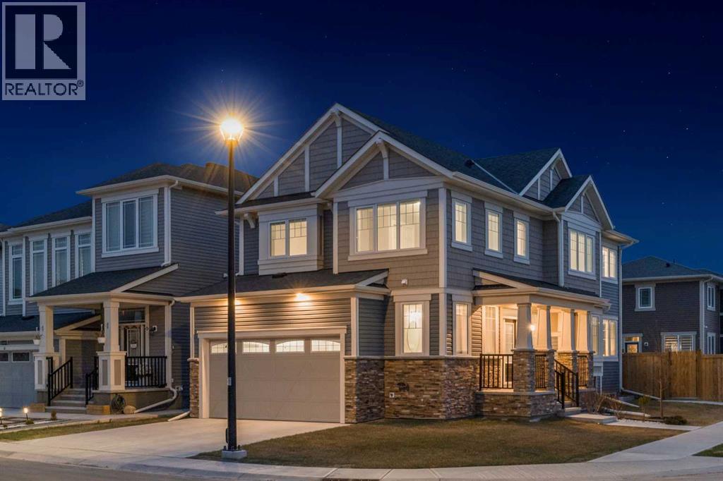 567 Osborne Drive SW, Airdrie, Alberta  T4B 5L1 - Photo 3 - A2306087